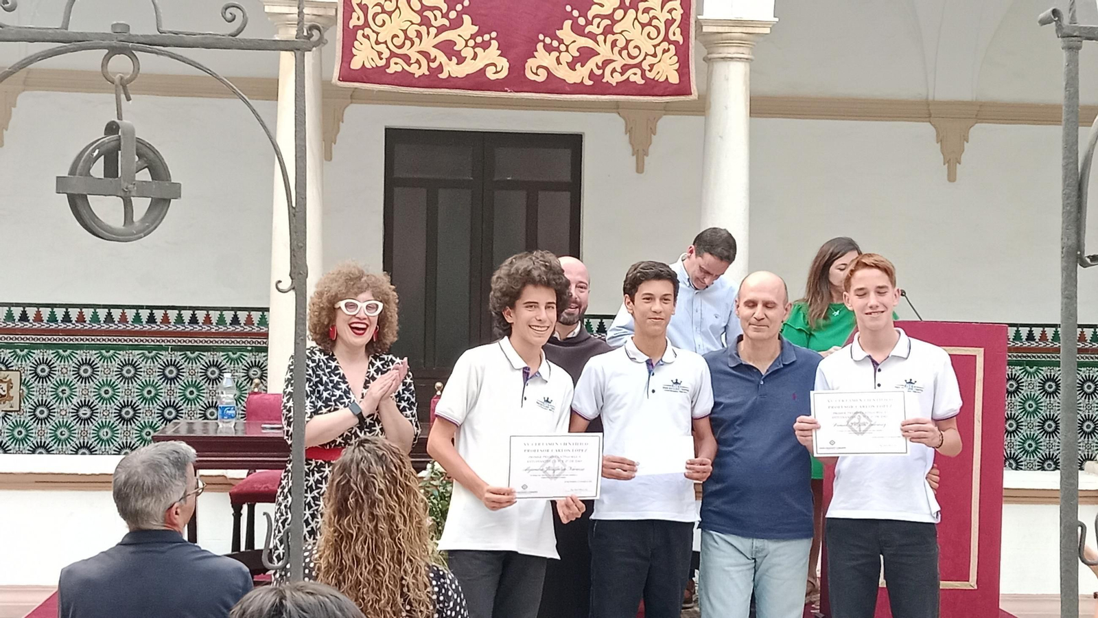 Entrega de premios del certamen escolar de ciencias Carlos López en San Fernando