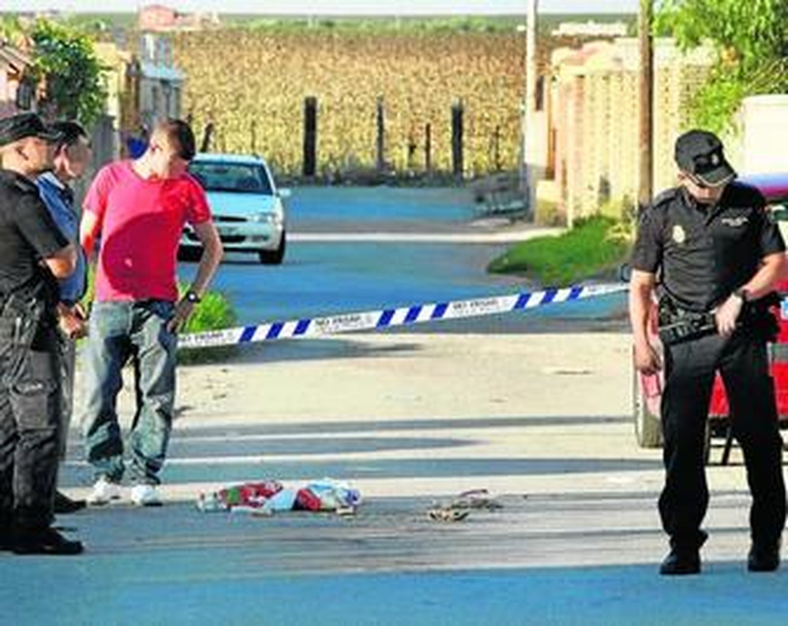 Imagen de la calle donde falleció la mujer en El Puerto en la tarde del pasado viernes.