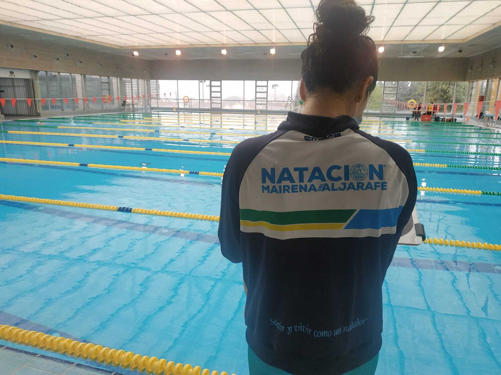 El Club Natación Mairena inició la competición..