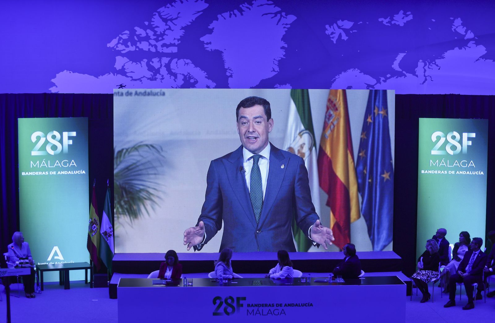 Las fotos de la entrega de las Banderas por el 28-F en Málaga