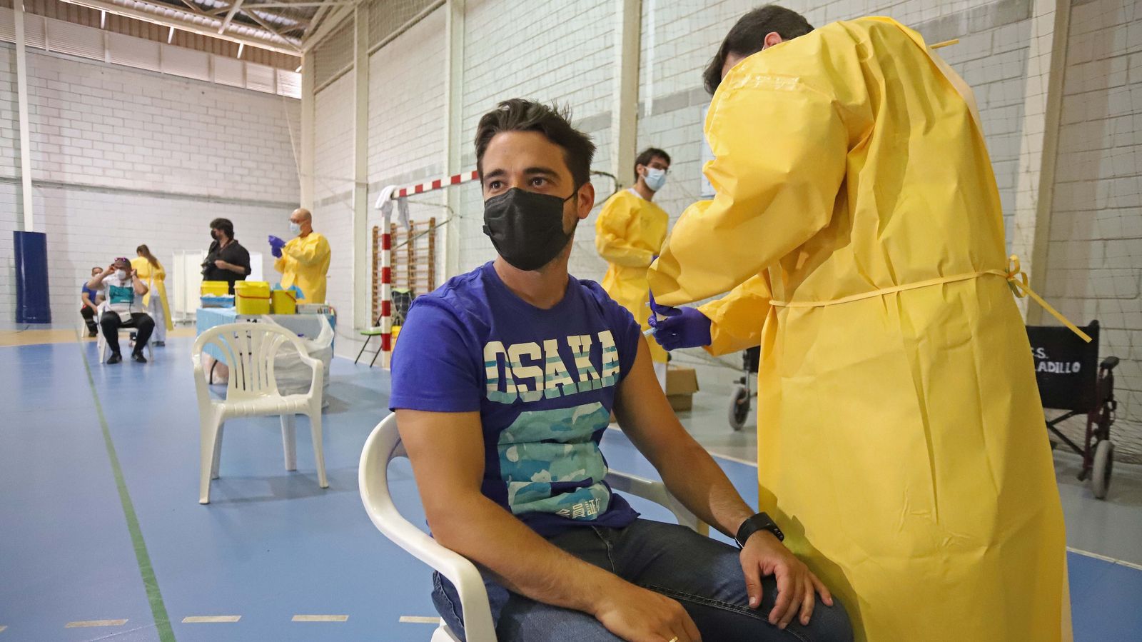 Fotos de la vacunación de estibadores en Algeciras