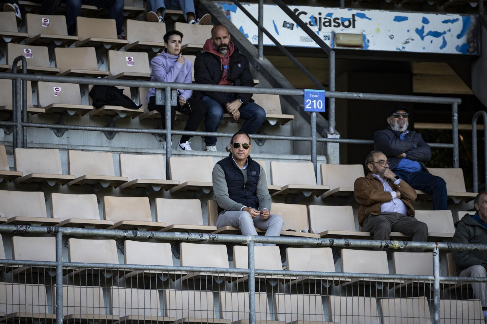 Búscate en el encuentro entre Xerez DFC y Recre en Chapín