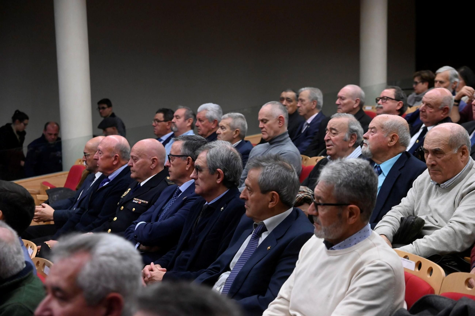 El homenaje de la Policia Nacional de Córdoba a sus agentes jubilados, en imágenes