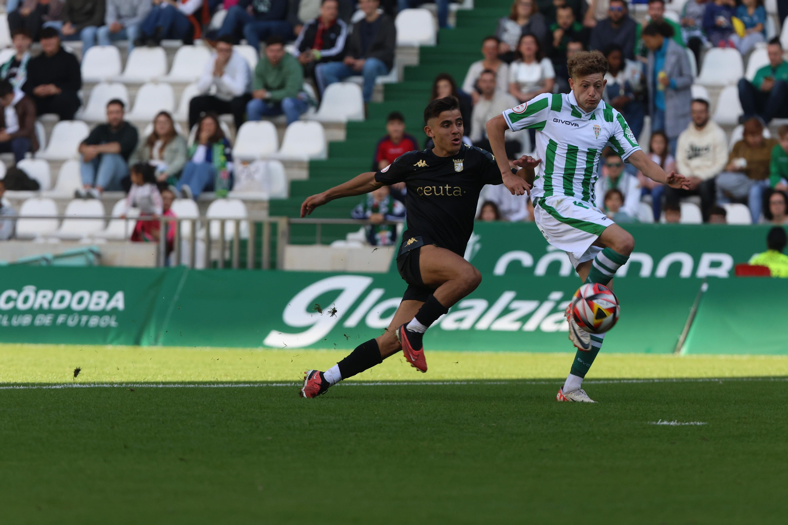 Córdoba CF - Ceuta: Las mejores fotos del partido en El Arcángel