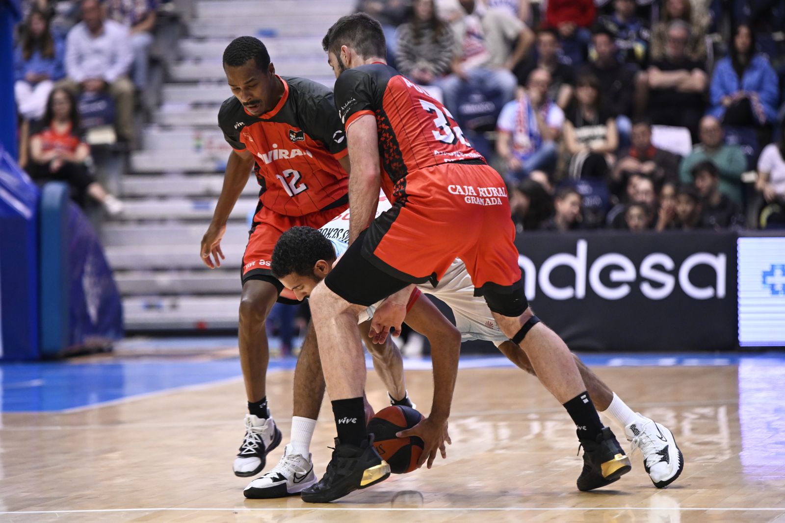 El Obradoiro-Covirán Granada, en imágenes