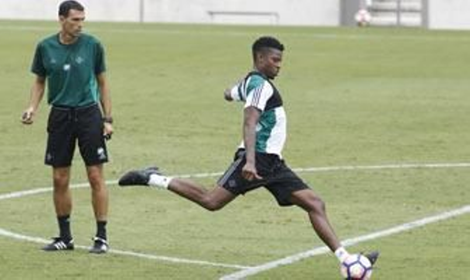 Donk, Nahuel y Rafa Navarro, novedades del Betis para Nervión