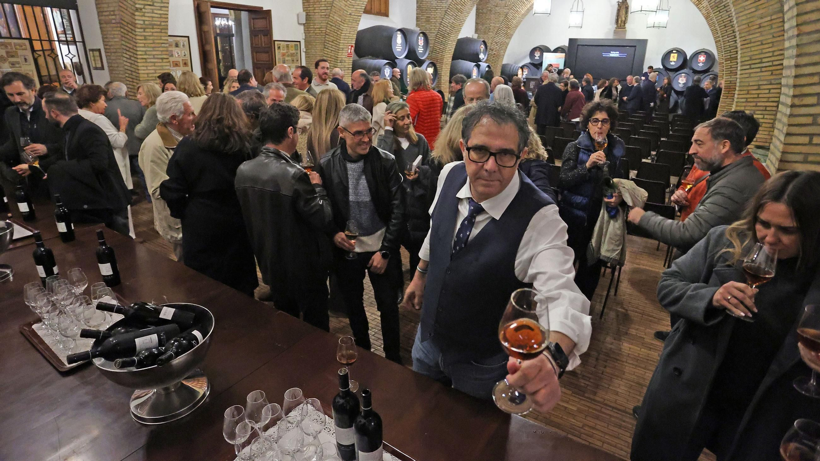 Las fotos de la presentación de 'Sorbos de sacristía', la obra póstuma de Juan Pedro Simó