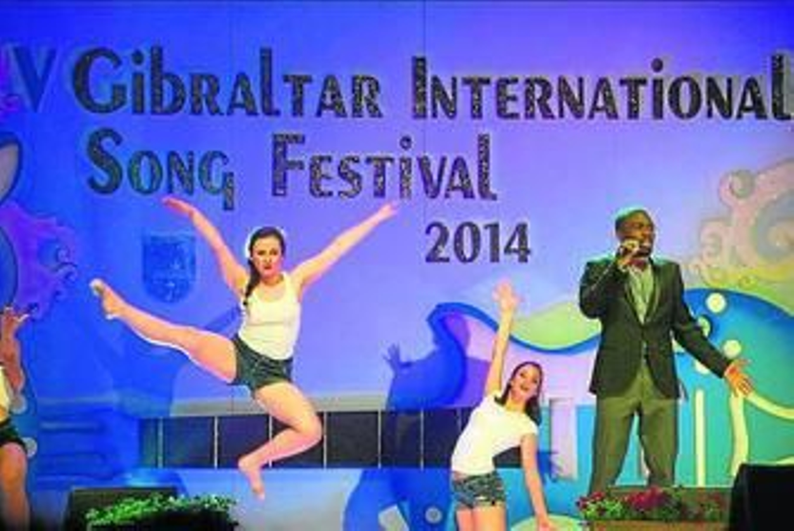 Uno de los participantes en el Festival Internacional de la Canción.