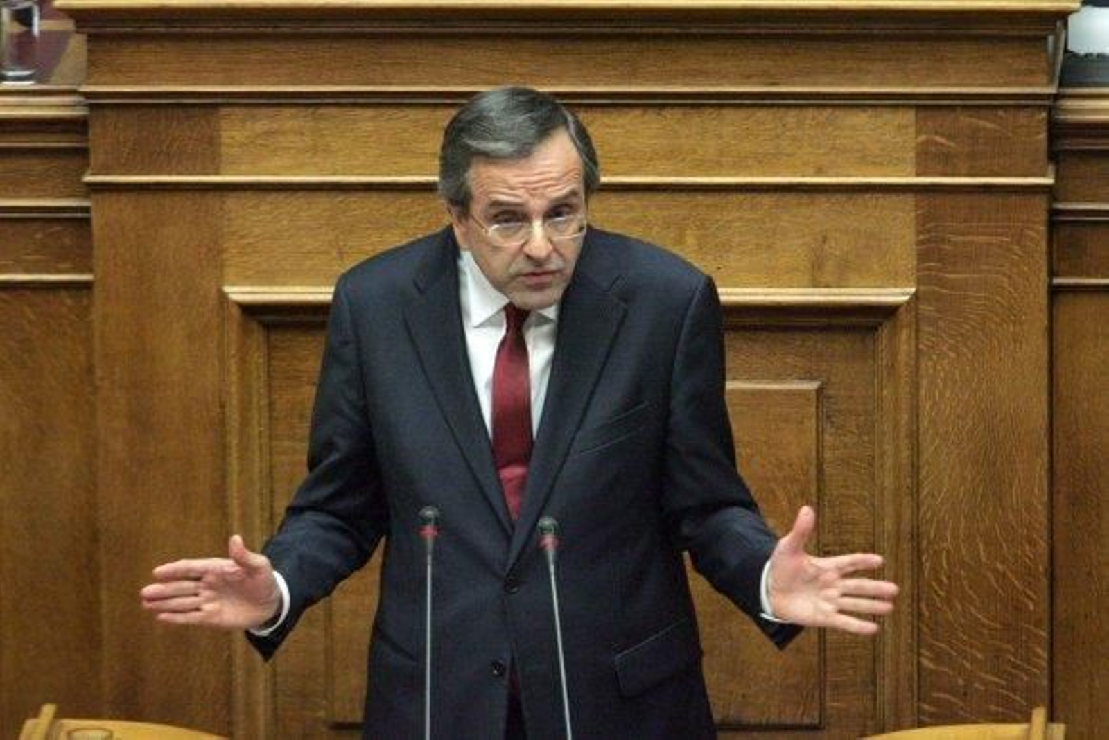 Grecia aprueba los presupuestos con unos recortes de 9.500 millones