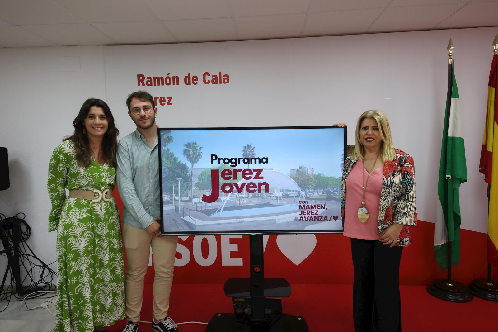 Mamen Sánchez, Cristina Jiménez y Gabriel Fabregat, del PSOE.