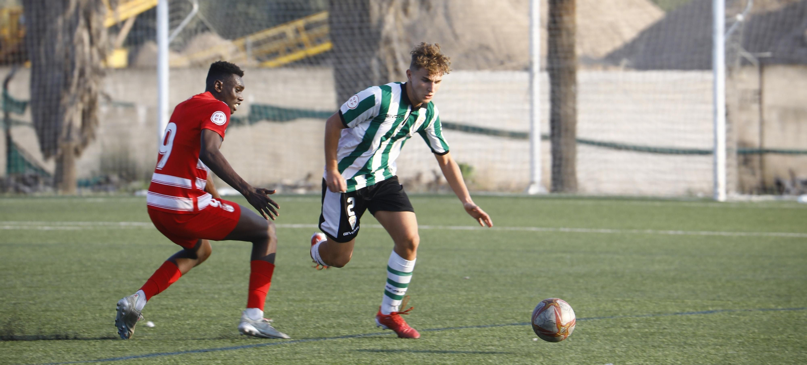Pepelu intenta marcharse de la presión de Samu.