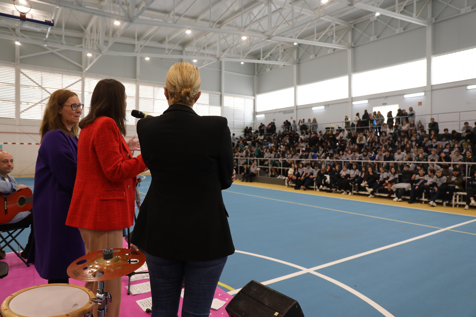Imágenes del acto por el 8-M organizado en San Fernando con los institutos.