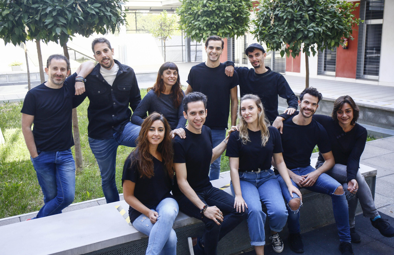 El equipo artístico de ‘Canciones de Olmedo’, al completo, en el Conservatorio Gonzalo Martín Tenllado, donde tienen lugar los ensayos. El equipo artístico de ‘Canciones de Olmedo’, al completo, en el Conservatorio Gonzalo Martín Tenllado, donde tienen lugar los ensayos.