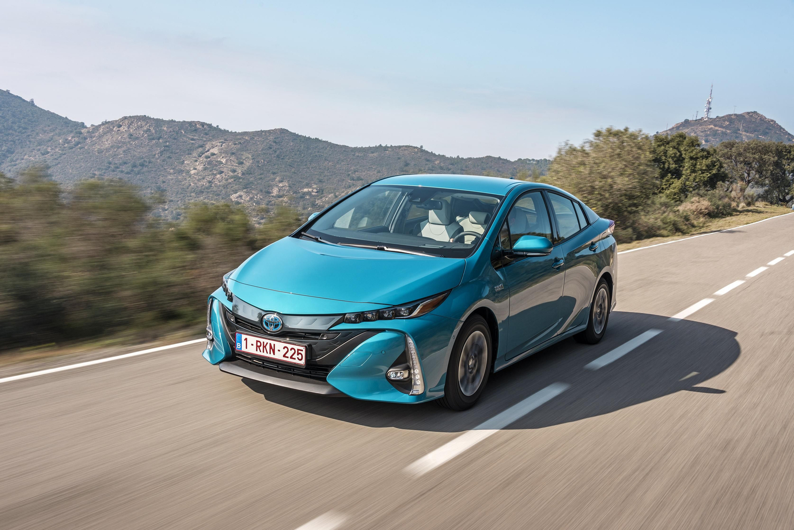 Prius Plug-in, el nuevo híbrido enchufable de Toyota con consumos de récord