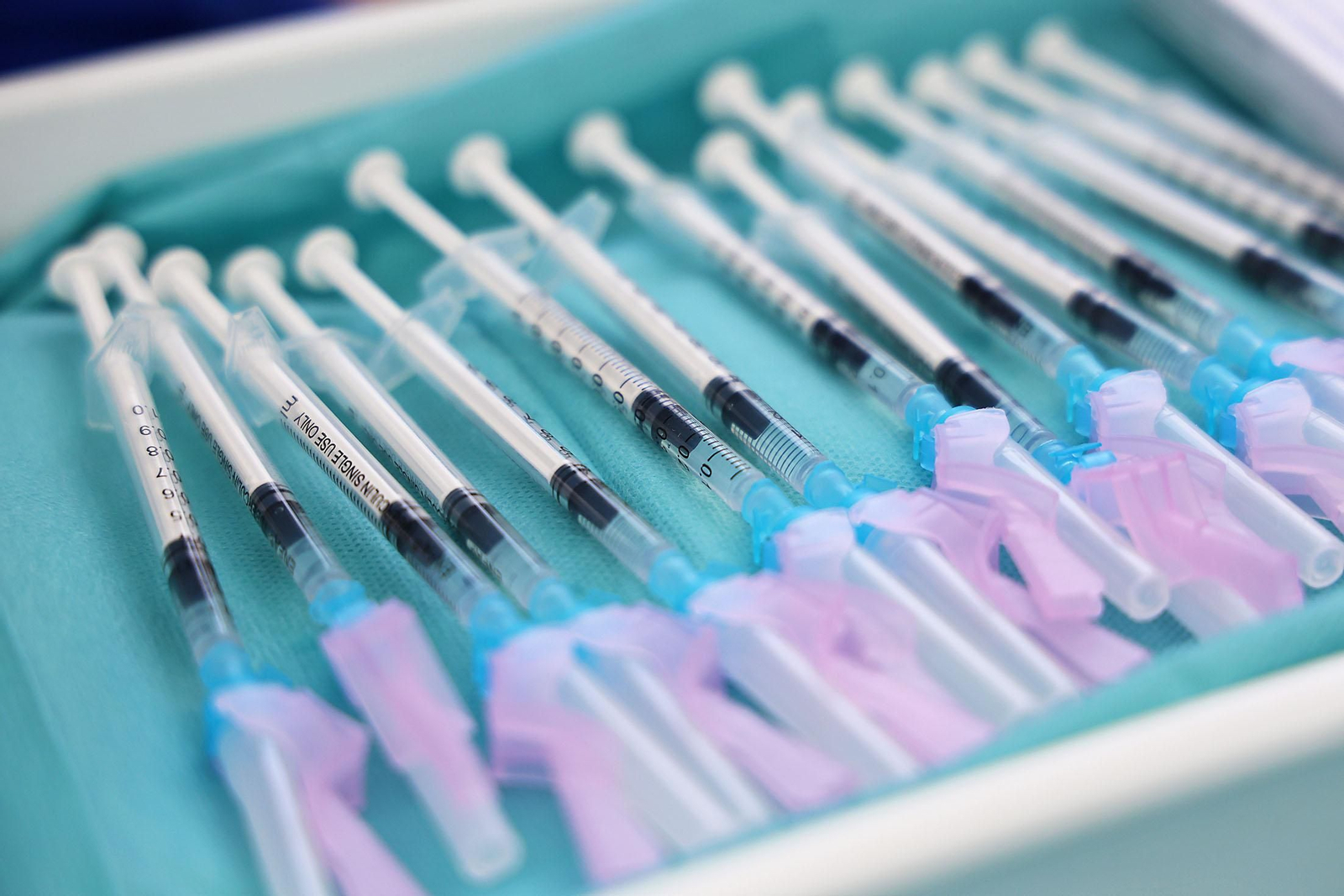 Imágenes de la jornada de vacunación sin cita frente a la gripe y el Covid-19