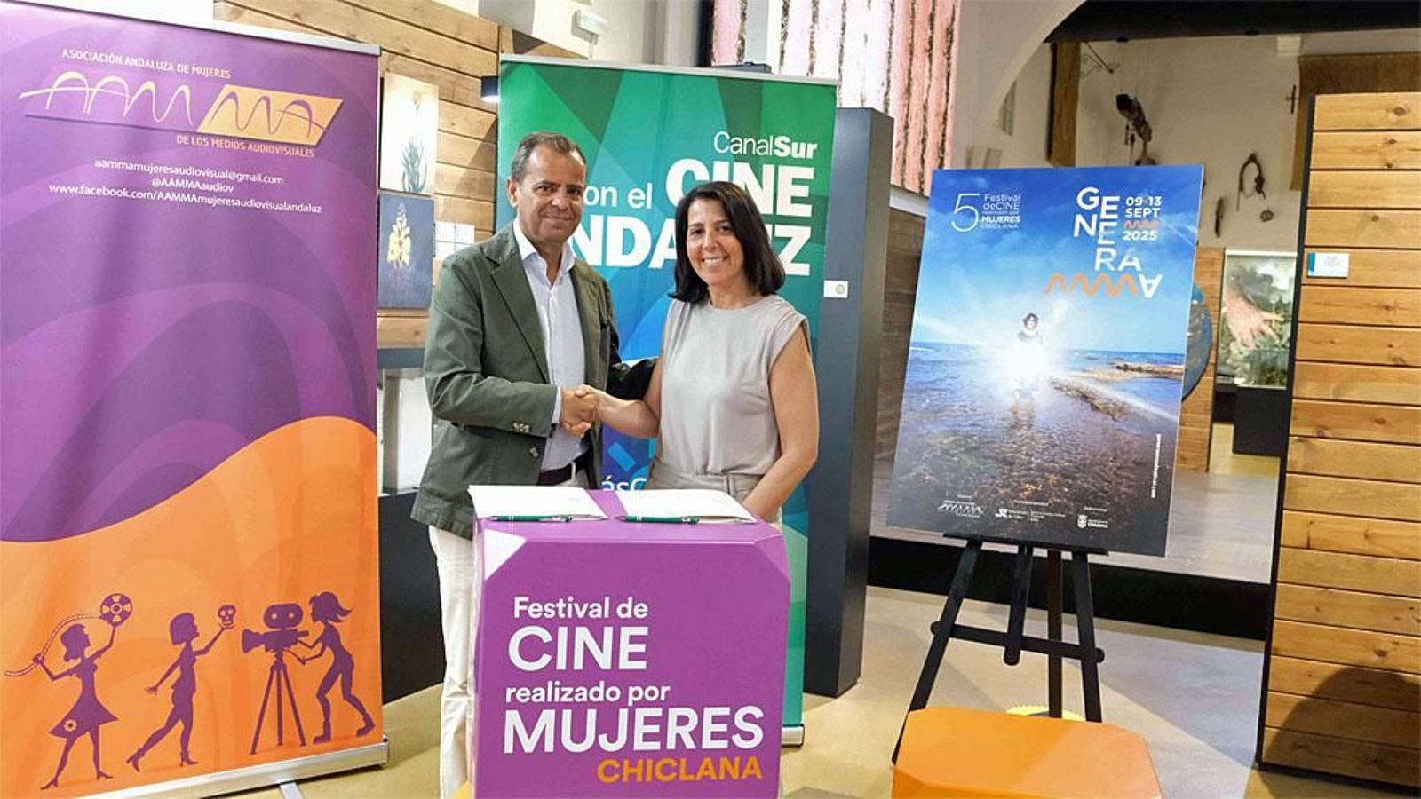 Una imagen de la firma de este acuerdo.