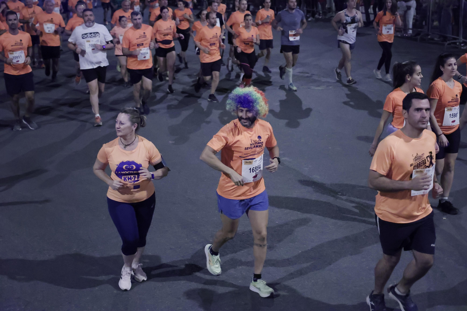 Búscate en la Carrera Nocturna de Sevilla (8)