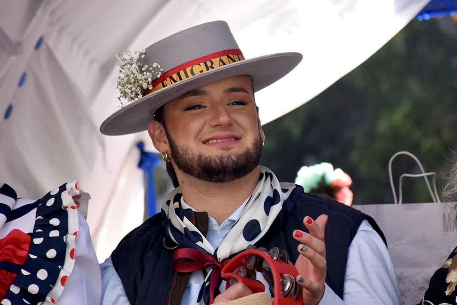 Las mejores imágenes de los peregrinos en la salida de Emigrantes