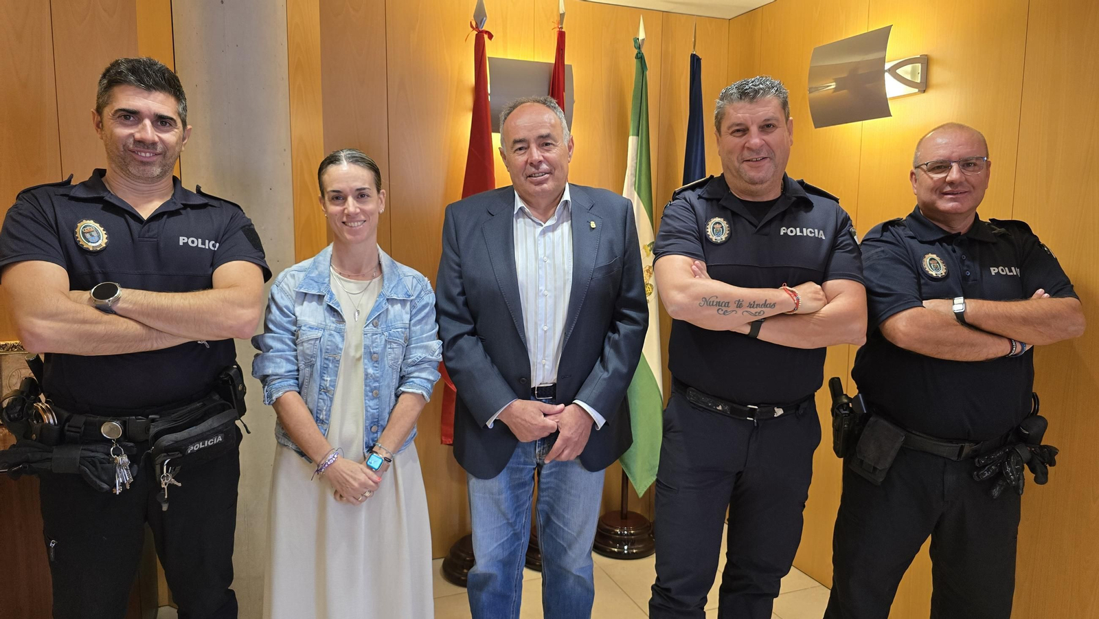 El alcalde de Huétor Vega, Mario del Paso, y la concejala de Seguridad Ciudadana, Olga Calvente, presentan la iniciativa