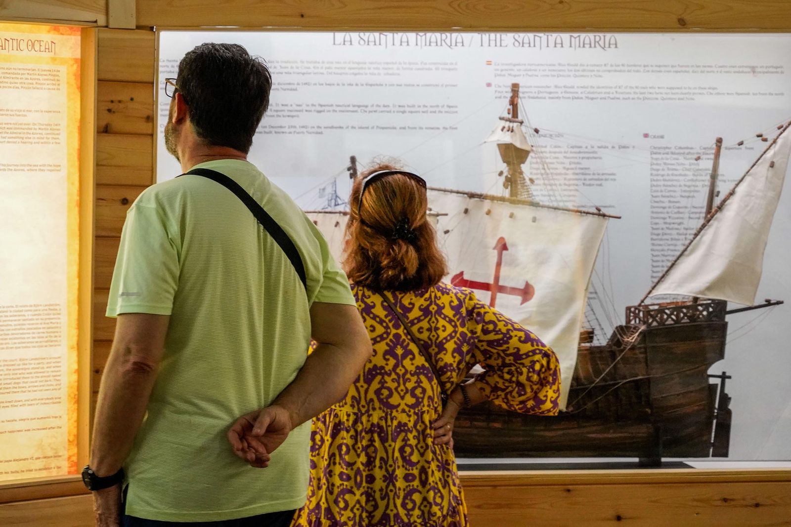 Imágenes de la visita guiada para dar a conocer las reformas realizadas en el Muelle de las Carabelas y su entorno