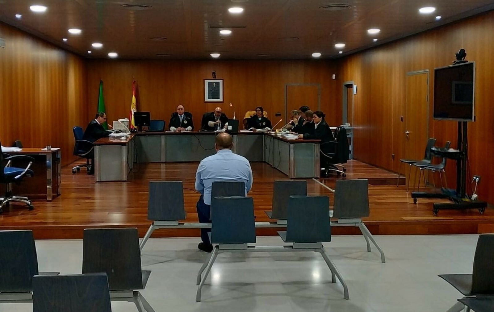 Juicio a un hombre por insultar y empujar a Alberto Garzón.
