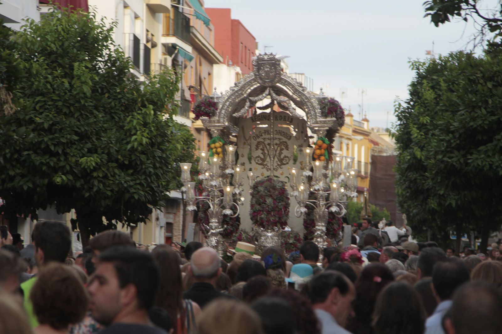 Las imágenes de la vuelta de Triana a Sevilla