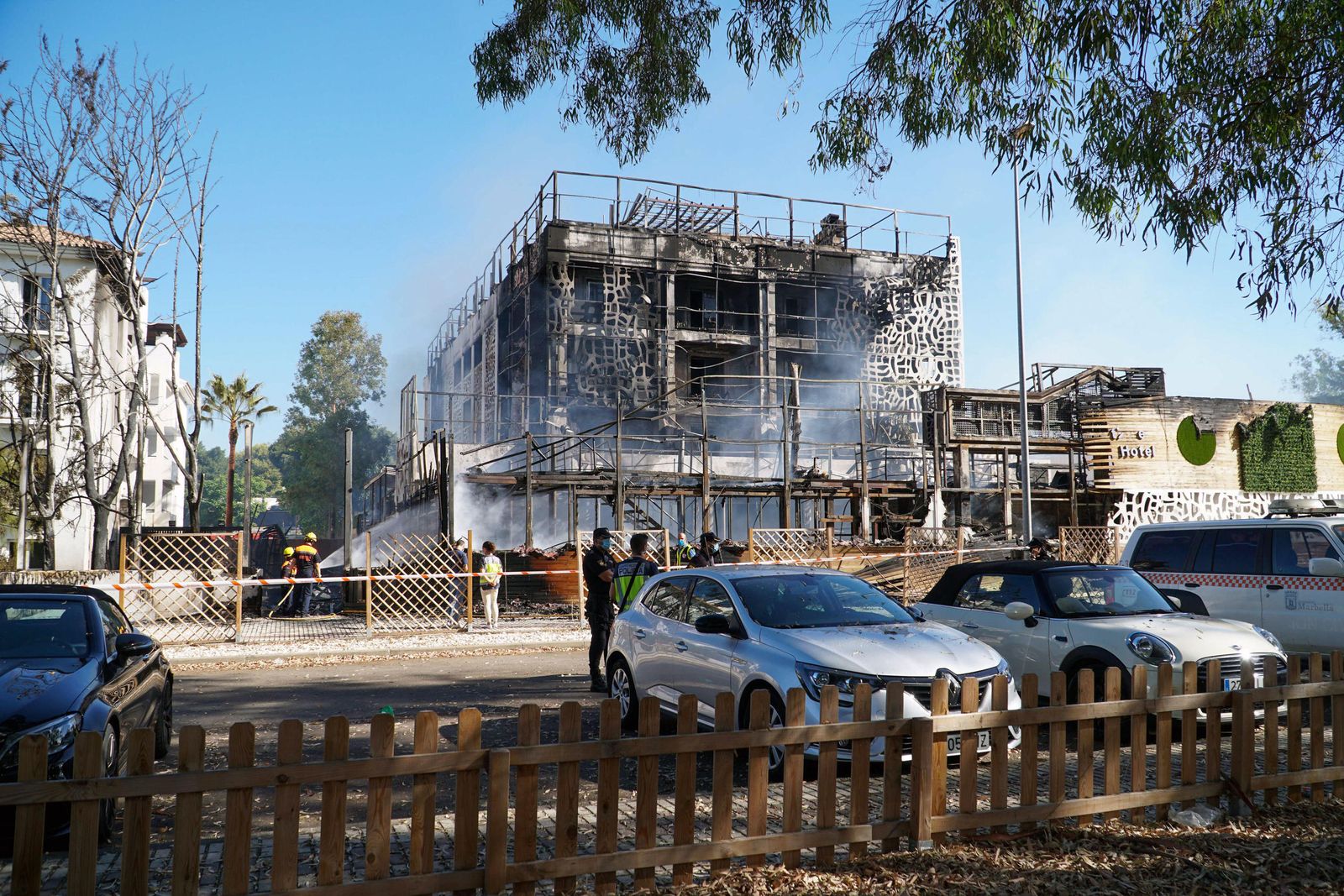 Estado en el que quedó el hotel incendiado.