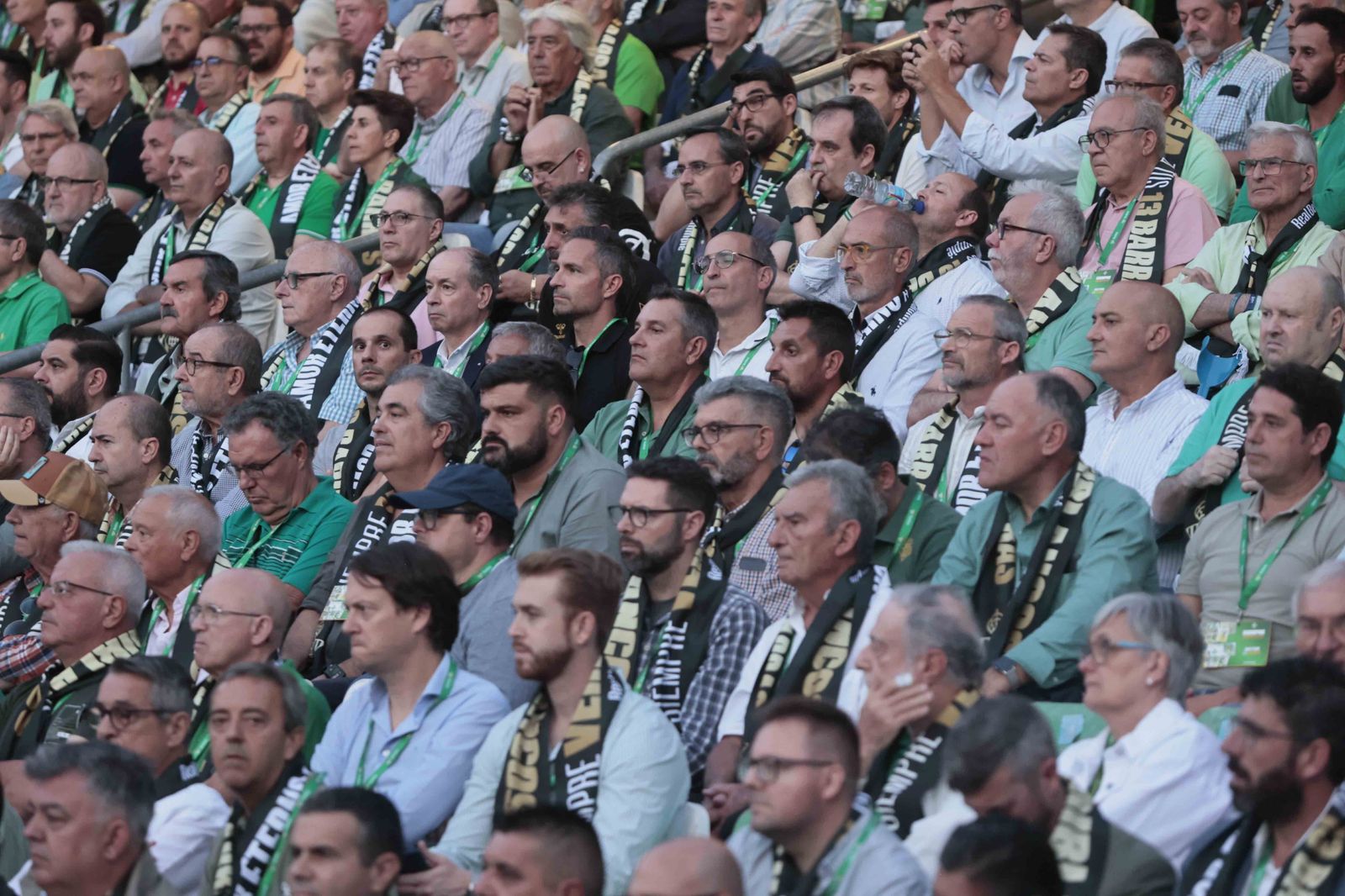 Búscate en el acto Siempre Verdiblancos