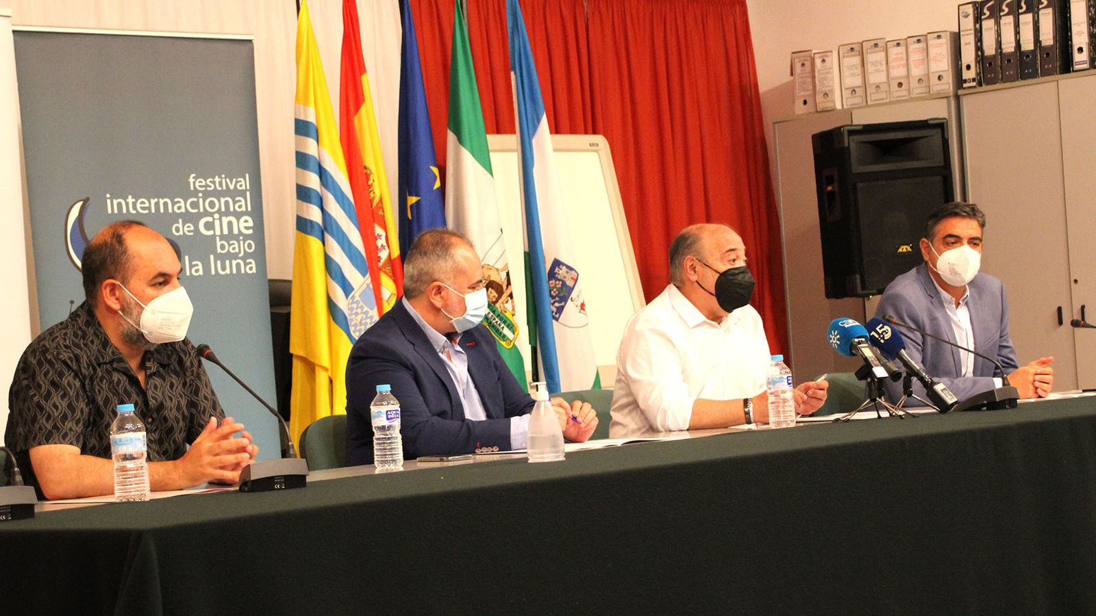 Imagen del convenio suscrito entre la RTVA, la Mancomunidad y el Festival de Cine de Islantilla.