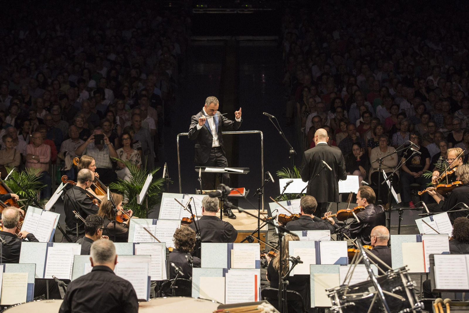 Concierto inaugural de temporada de la OCG, con Ricardo Casero a la batuta.