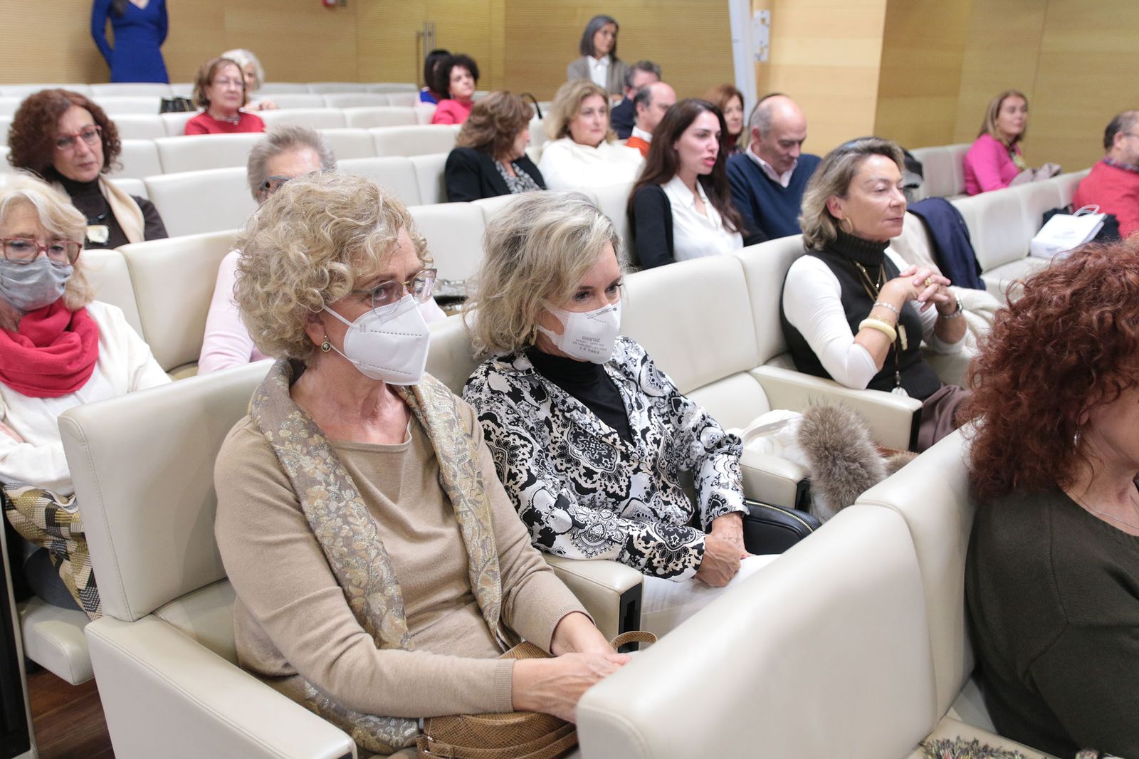 El Diario de los Libros, con Cristina Campos y su novela 'Historias de mujeres casadas'
