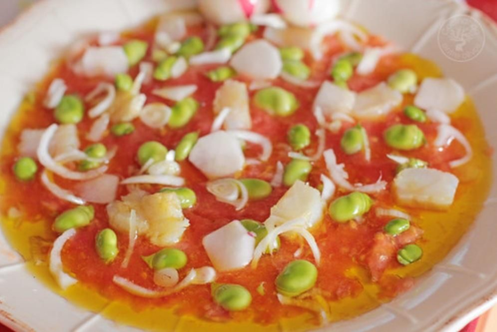 Fresquita y fácil de preparar: la ensalada de habas tiernas con bacalao es una de las delicatessen primaverales de Jaén.