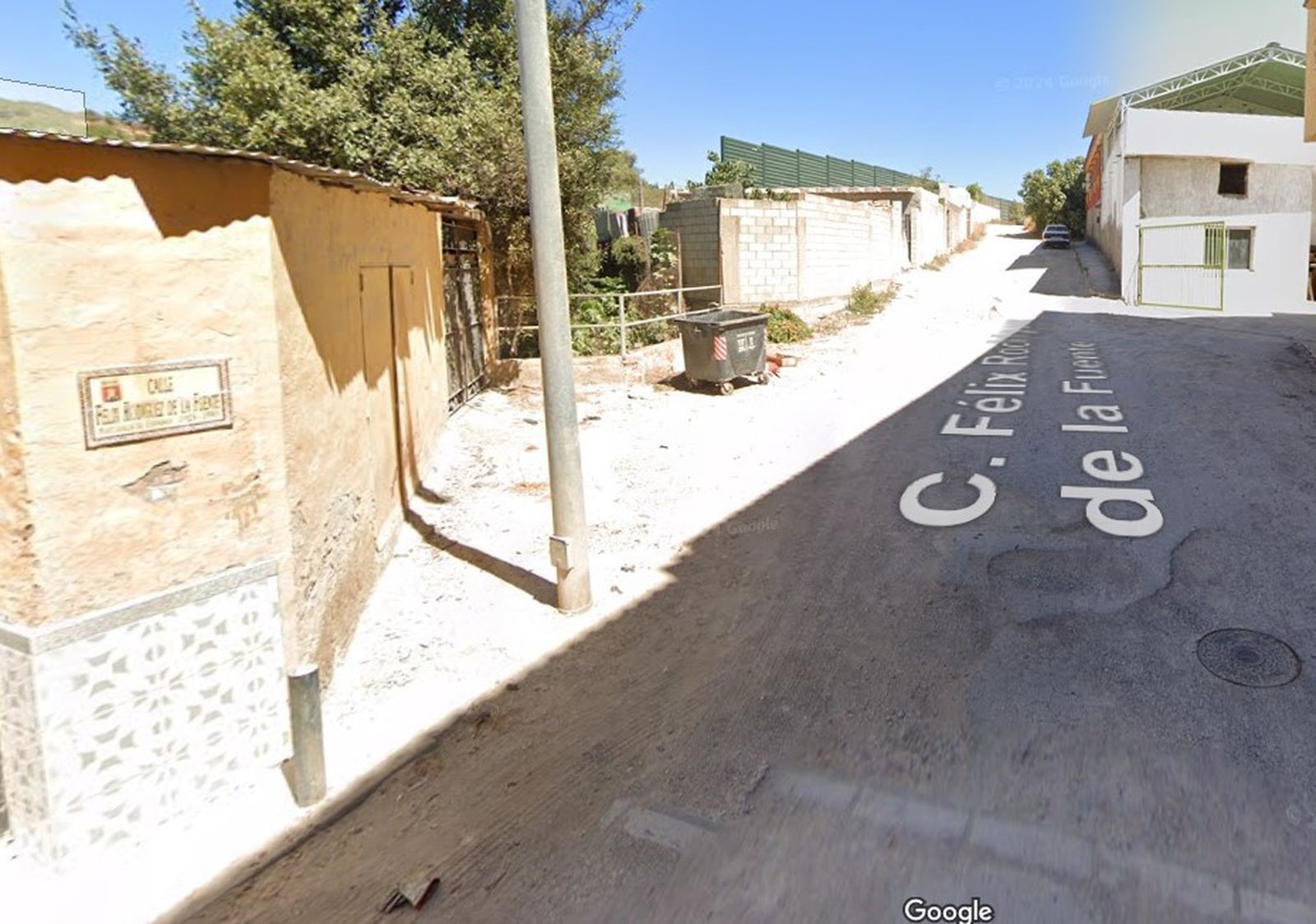 Un tramo de la calle Félix Rodríguez de la Fuente, en Algeciras.