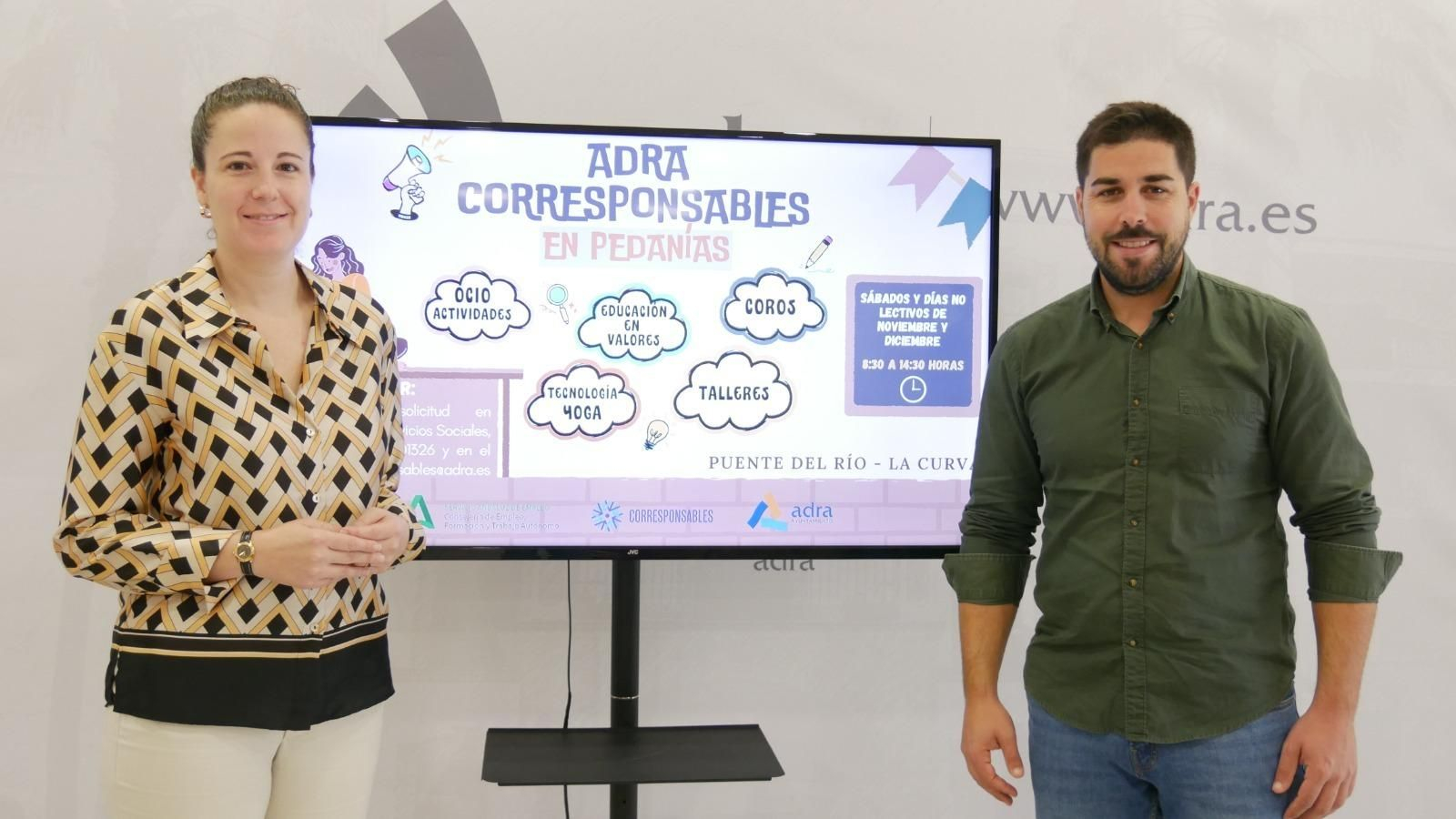 Los ediles Patricia Berenguel y José Crespo, en la presentación de 'Adra Corresponsables en Pedanías'.