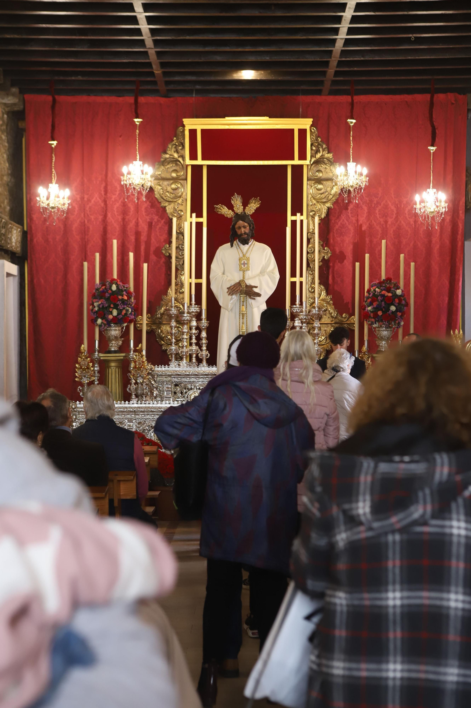 Imágenes del Besapie al Medinaceli en la Iglesia de San Isidro en Algeciras