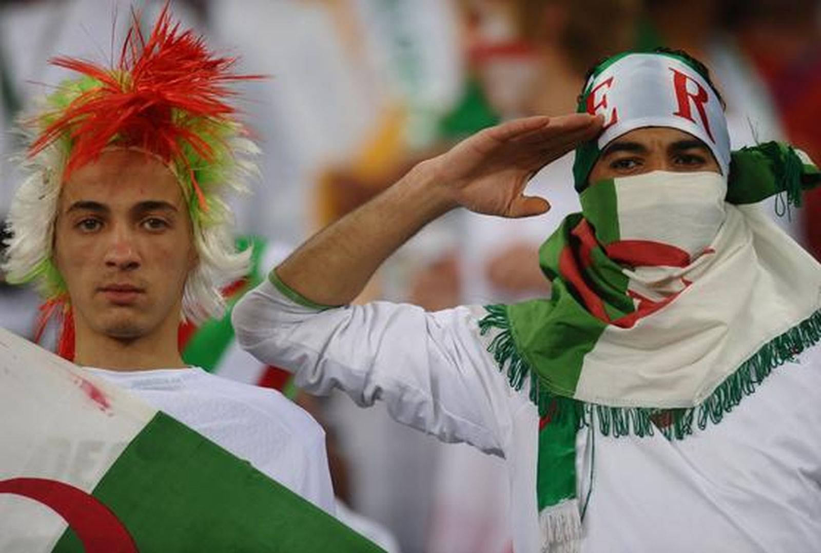 Inglaterra empata con Argelia en su segundo partido en el Grupo C. / AFP