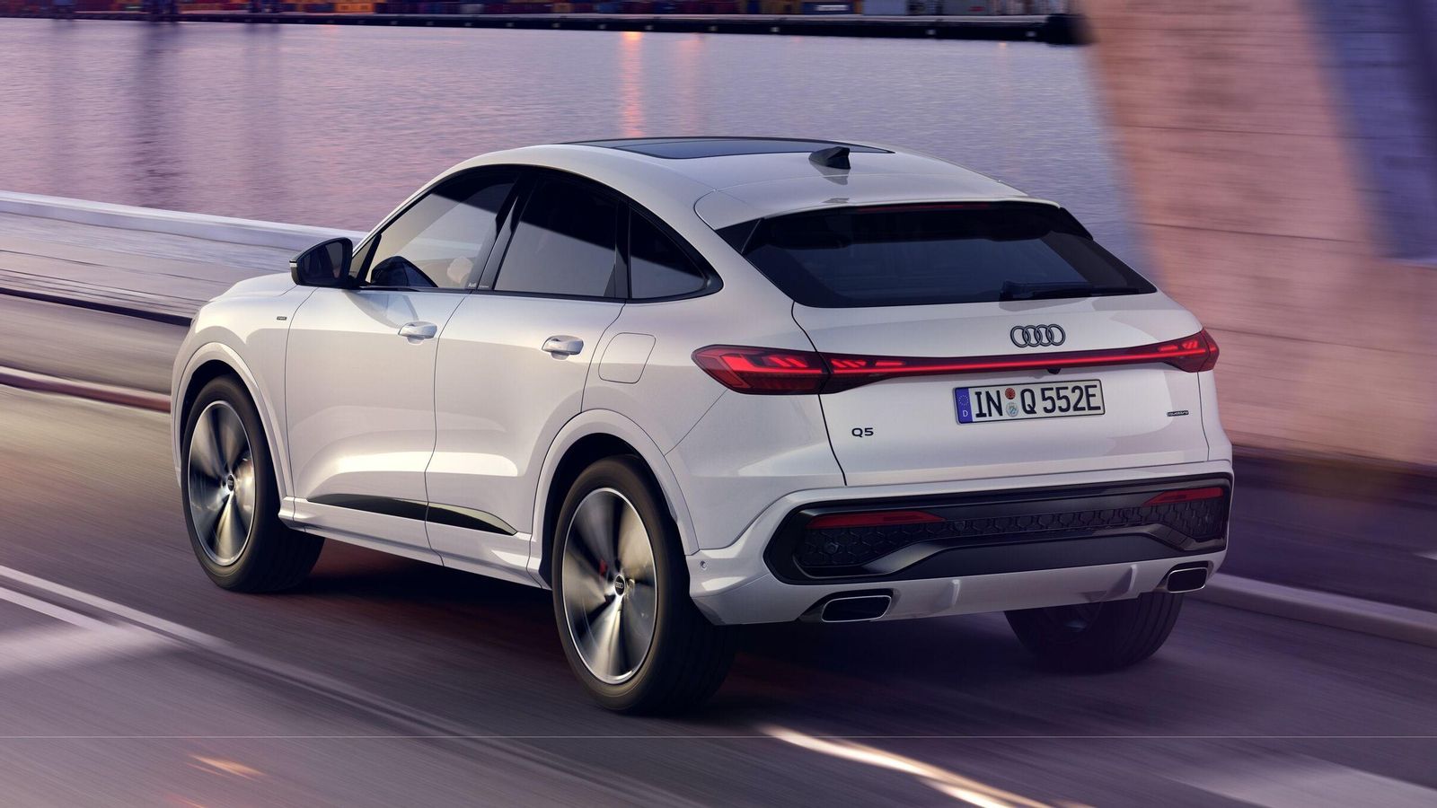 Los dos Audi Q5 comparten con los A5 la plataforma PPC y, con ella, los mismos sistemas de propulsión. Los dos Audi Q5 comparten con los A5 la plataforma PPC y, con ella, los mismos sistemas de propulsión.