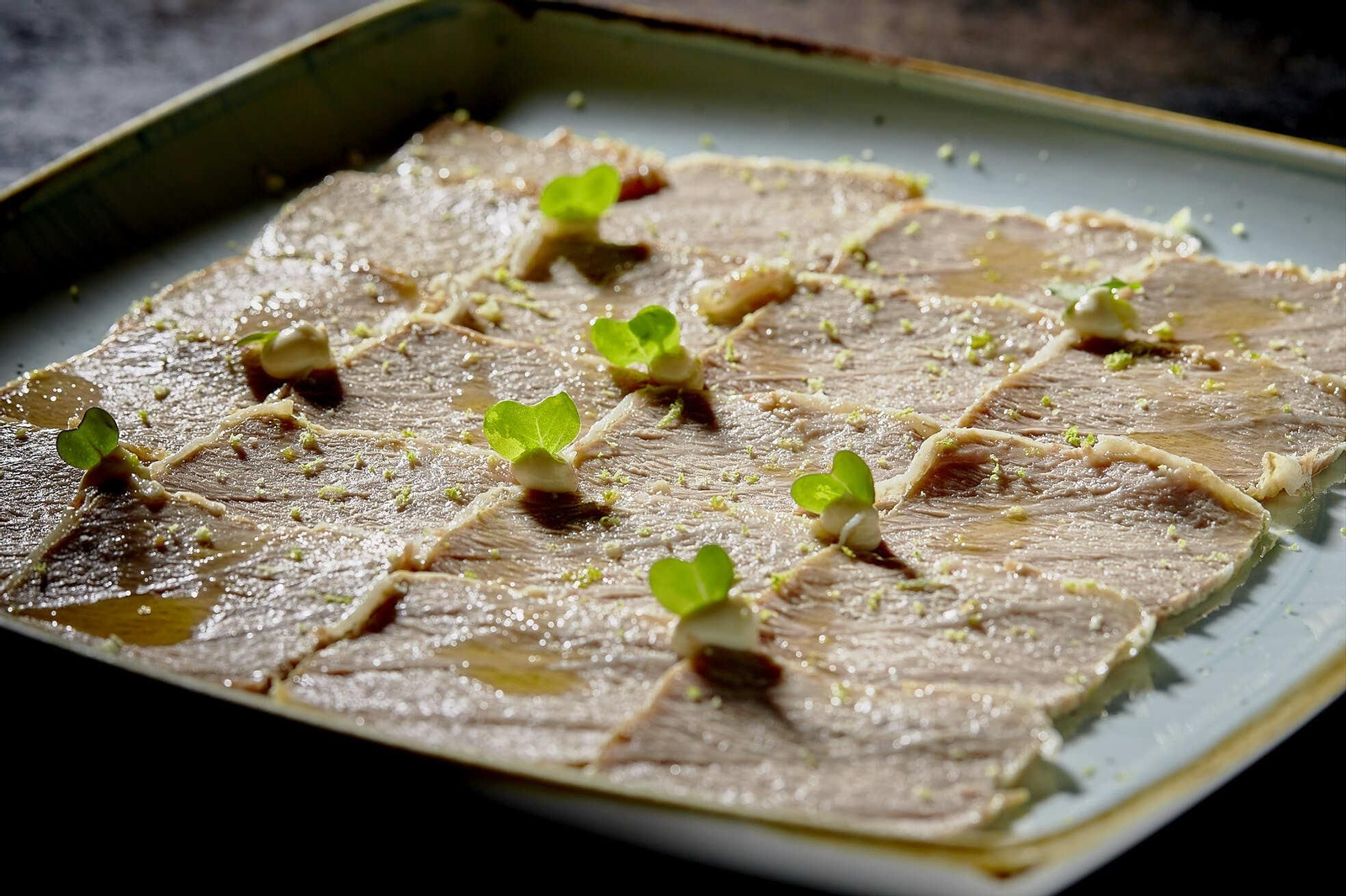 'Chicharrones de Atún Rojo con mahonesa de lima' de Arsenio Manila