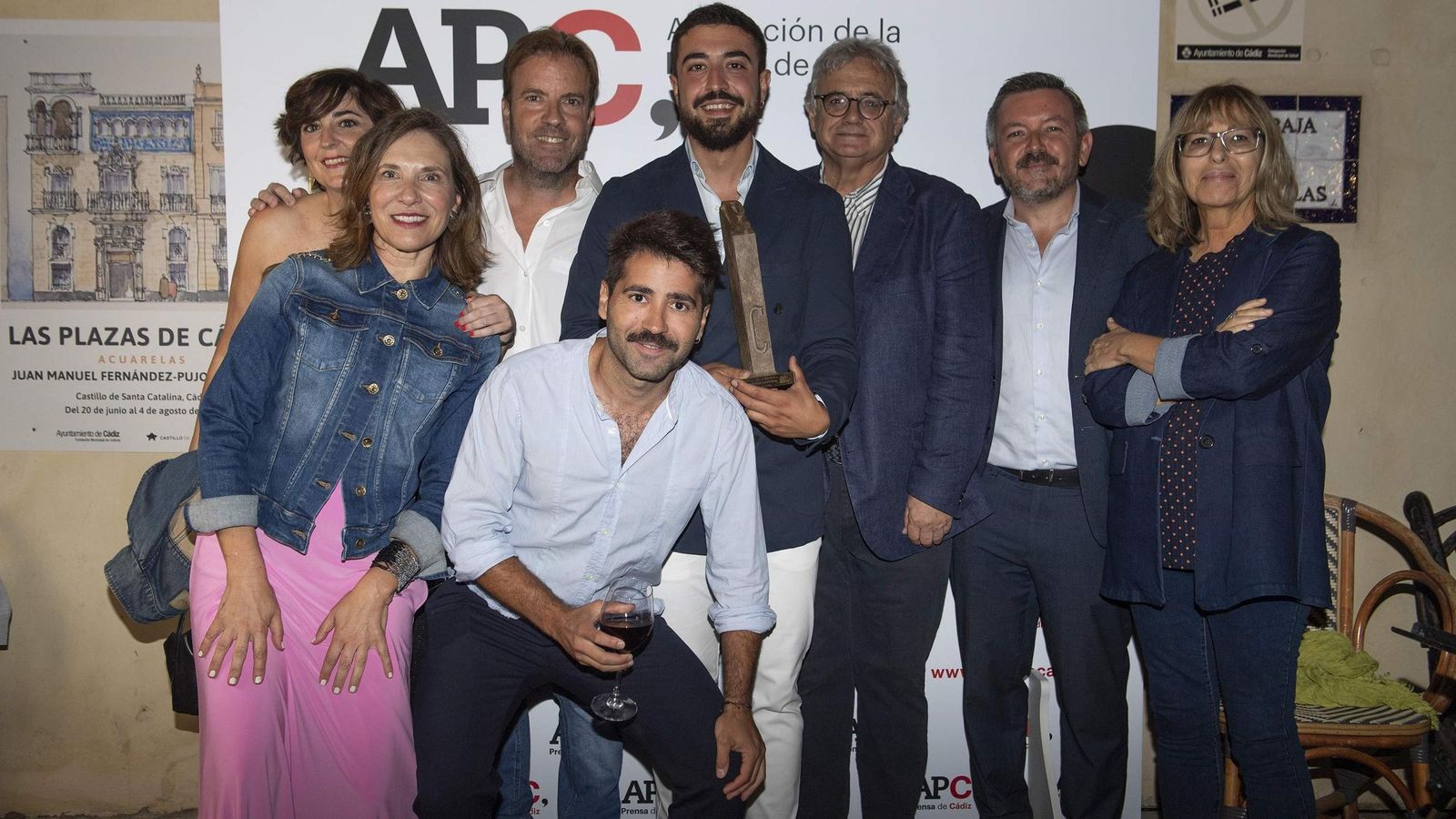 Inmaculada Carretero, Lourdes Acosta, Fernando Pérez Moguió, Eud Marín, el premiado Manu Sola, Antonio Yélamo y Pedro Espinosa.