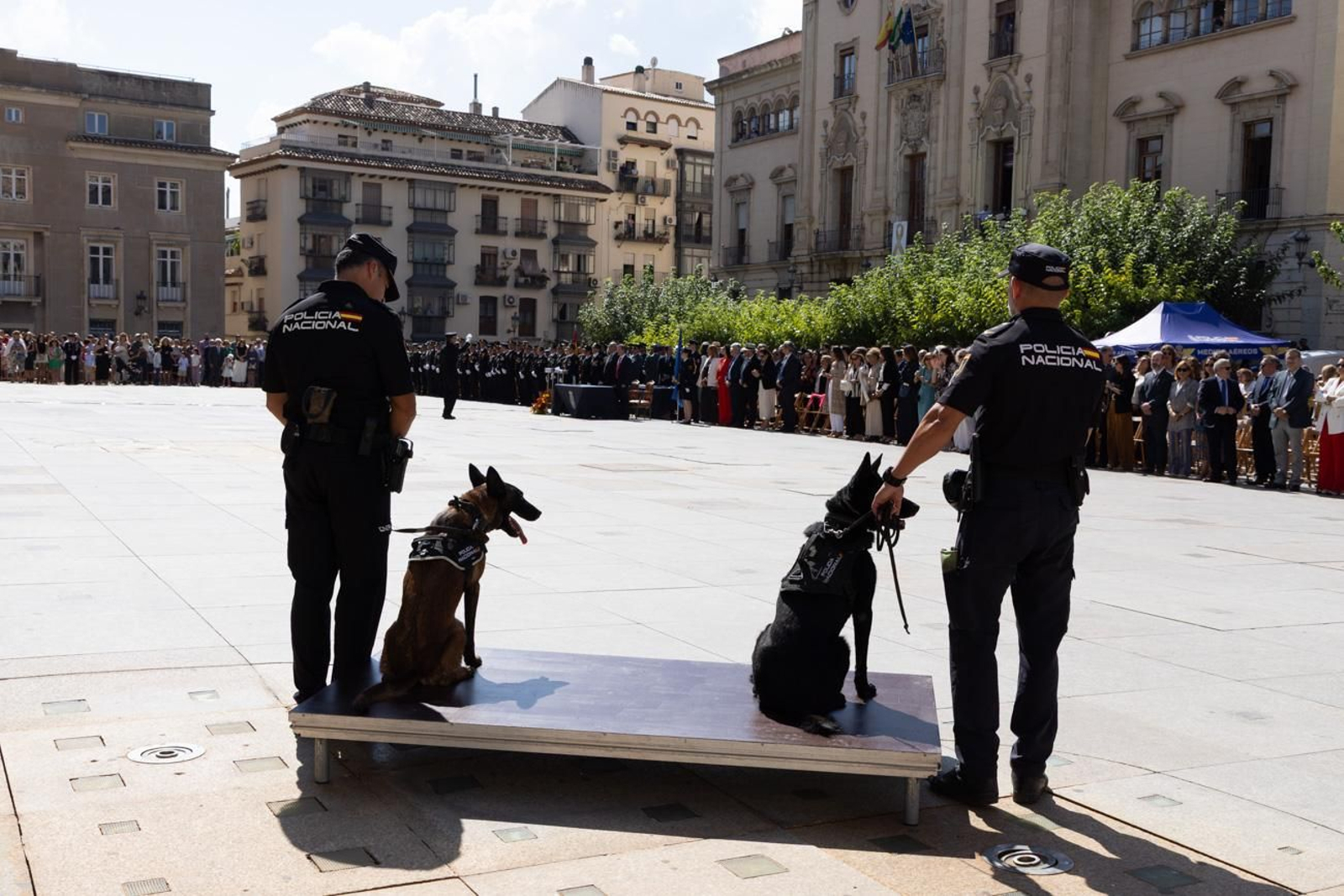 Acto por el día de la Policía Nacional, con motivo de la festividad los Santos Ángeles Custodios