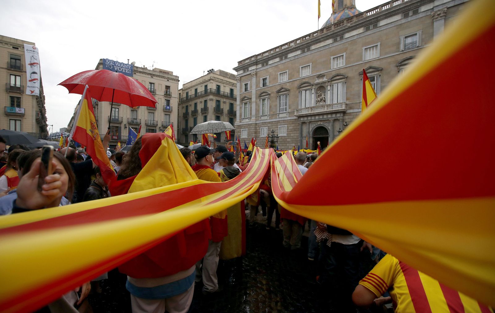 La marcha por la "unidad de España" en Barcelona, en imágenes