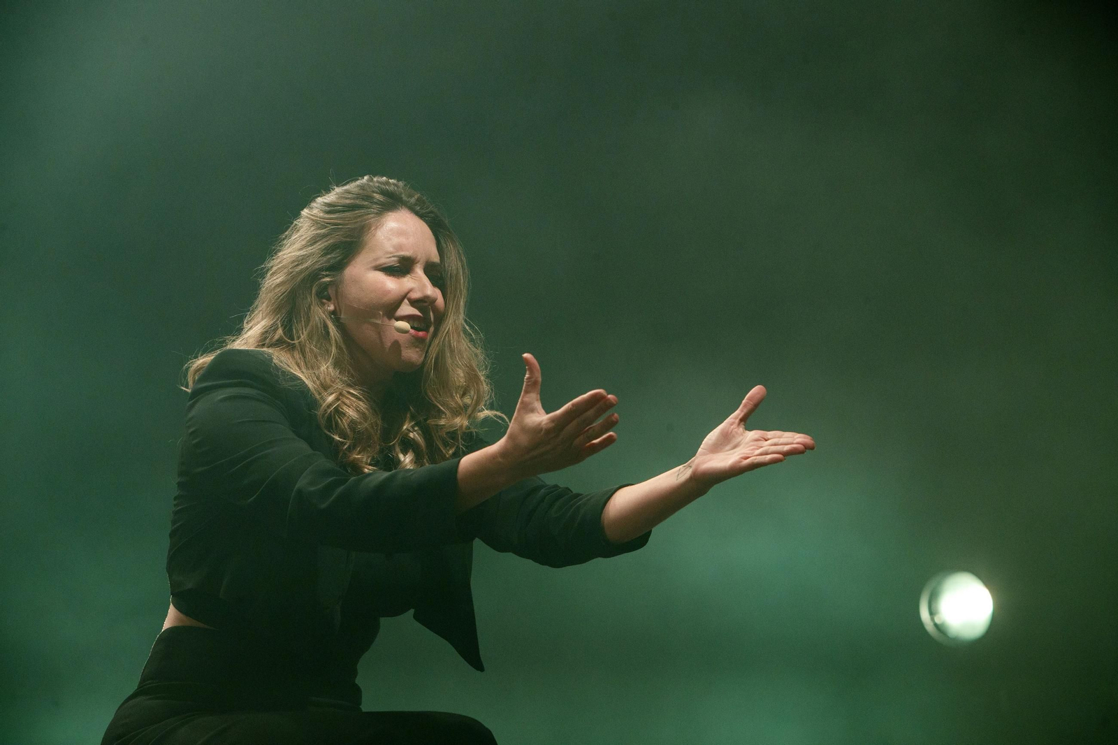 La cantaora Rocío Márquez participa en ese disco.