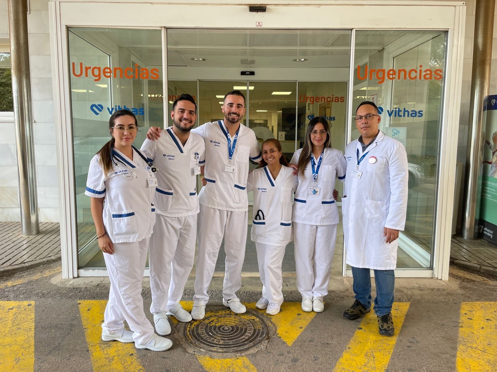 Parte del equipo médico de Urgencias del hospital Vithas Almería
