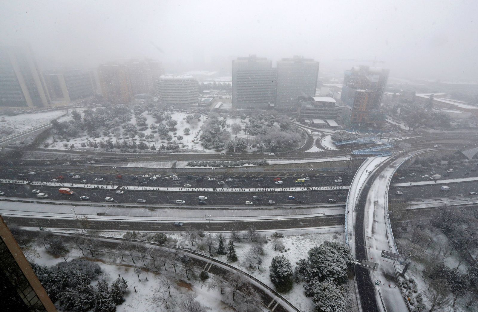 Madrid, bajo el manto blanco de la nieve.