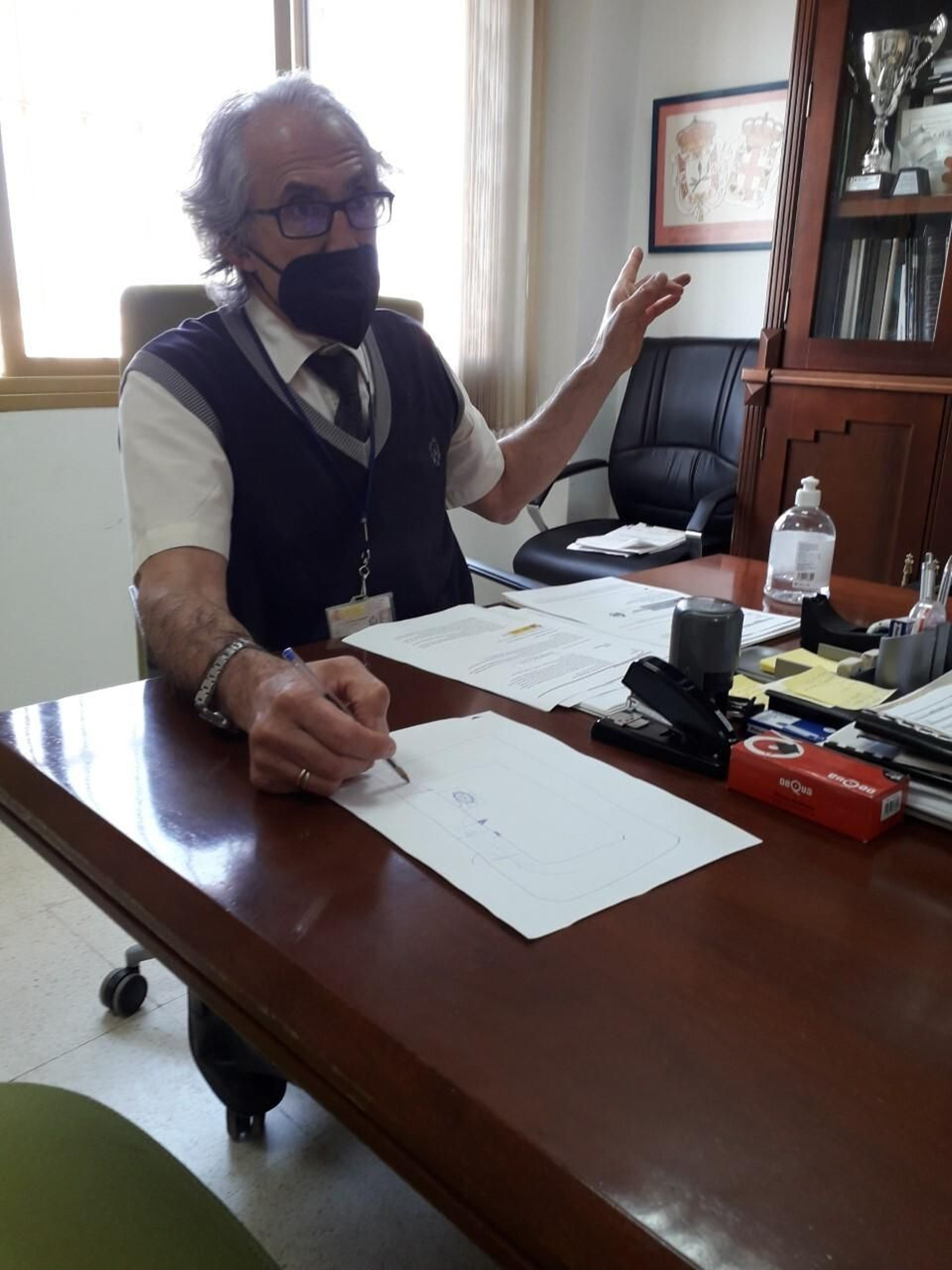 El director de la prisión en una reunión previa de análisis de localizaciones