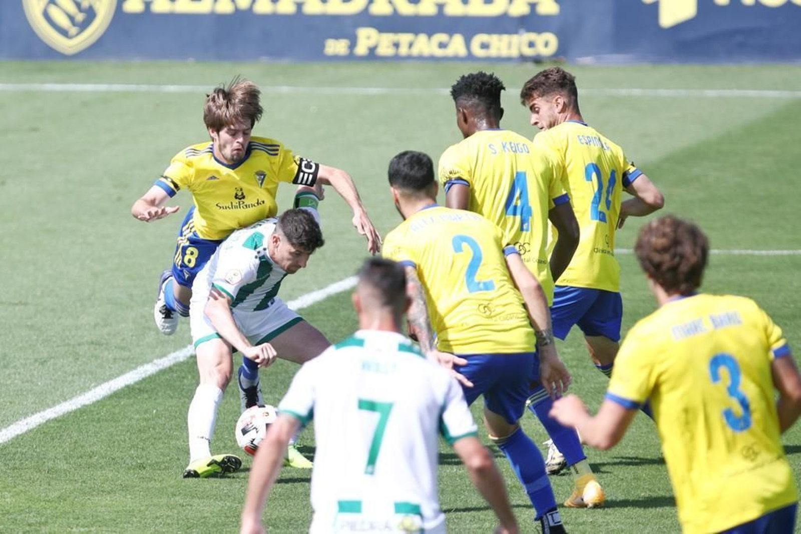 Las imágenes de la derrota del Córdoba CF ante el Cádiz B