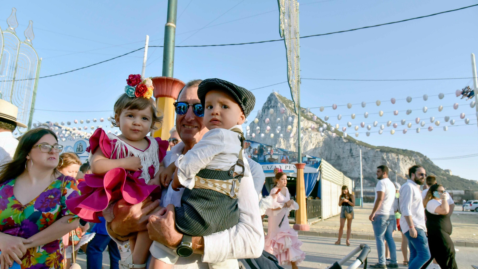 Ambiente en las caseta en el Domingo Rociero