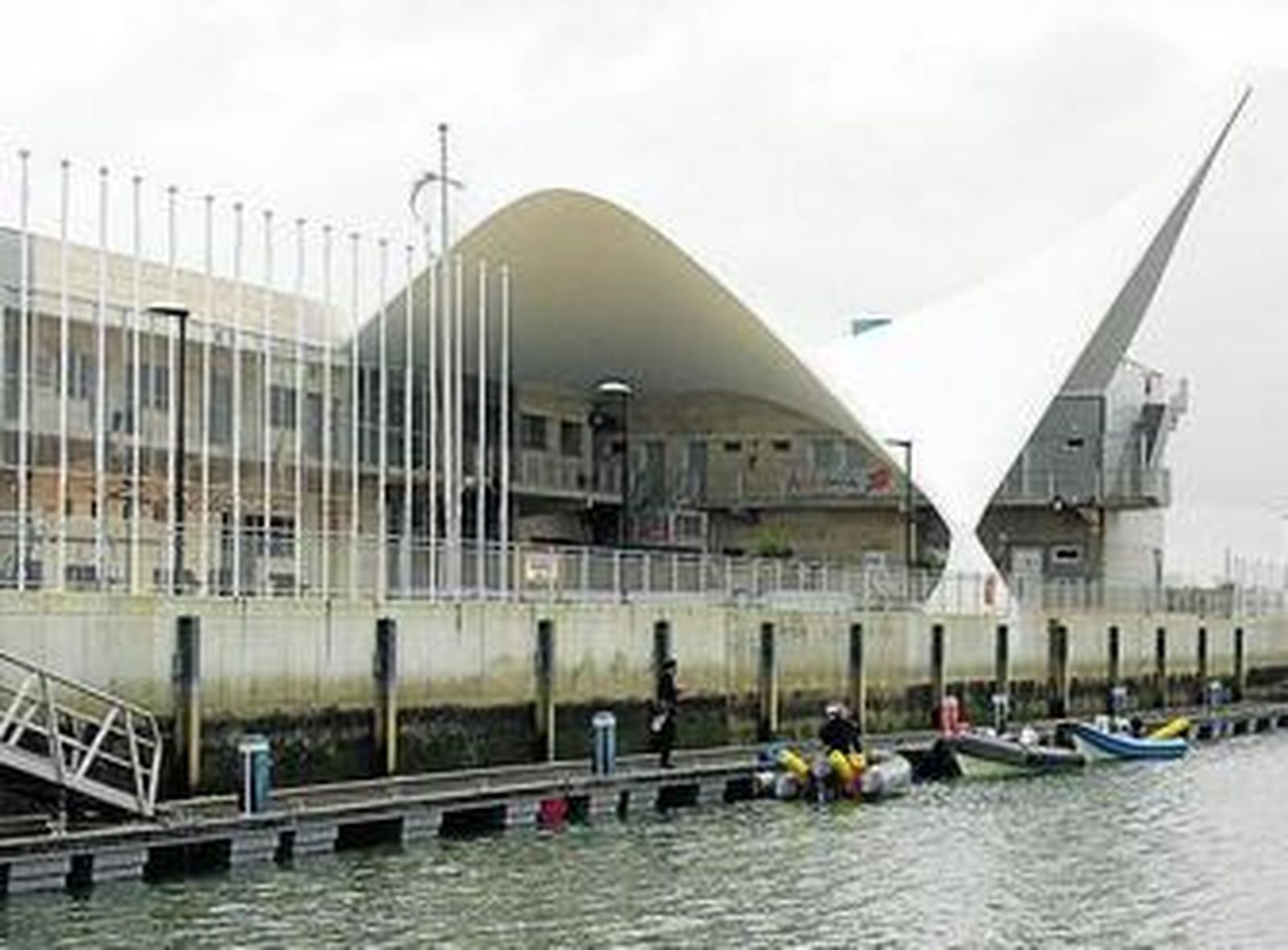 Una imagen del Centro de Tecnificación Deportiva de Vela, situado en la playa asfáltica de Puerto Sherry.