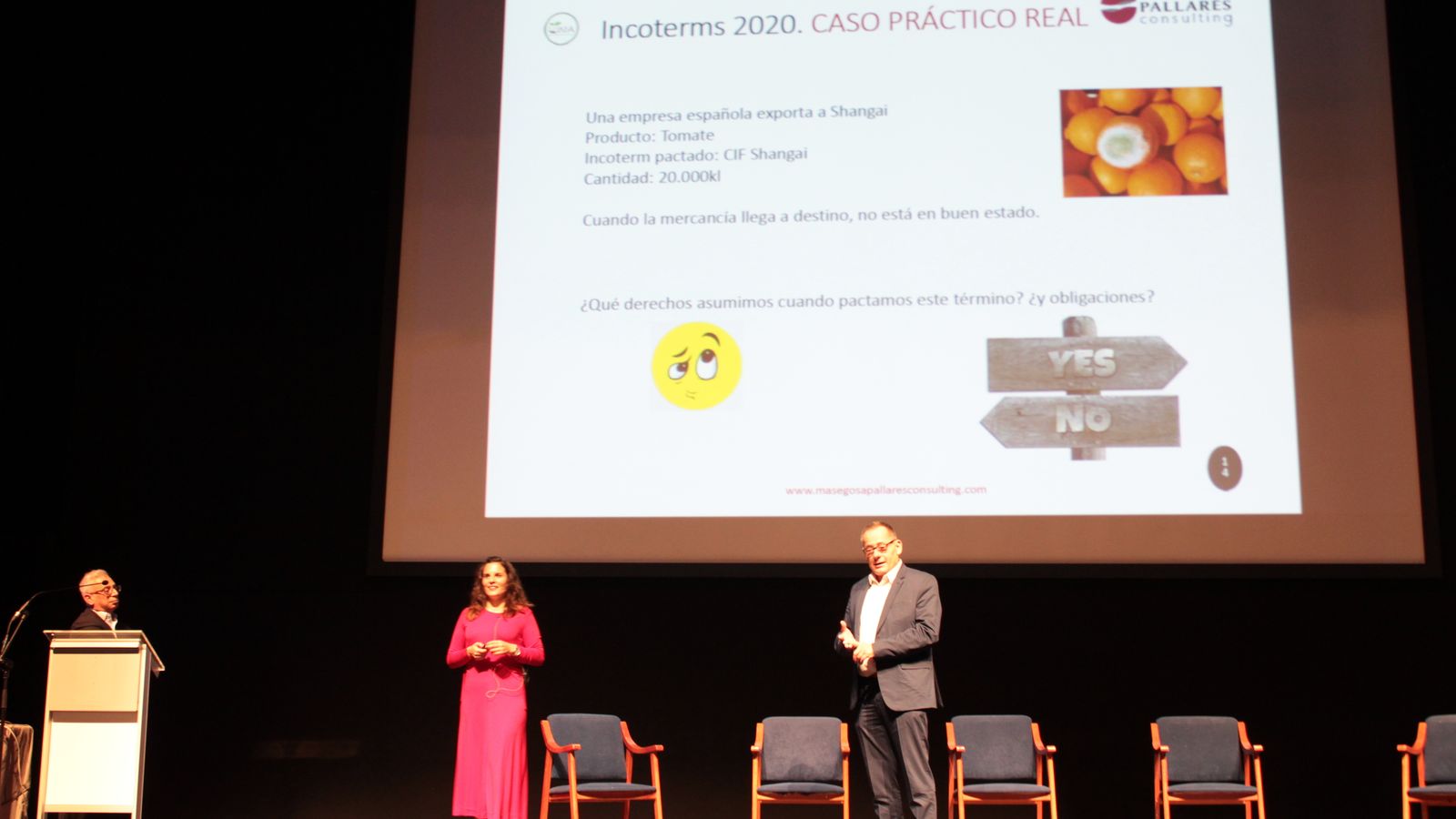 Hicham Nader, Mari Camrne Masegosa y OLiver Huesmann en El Ejido.