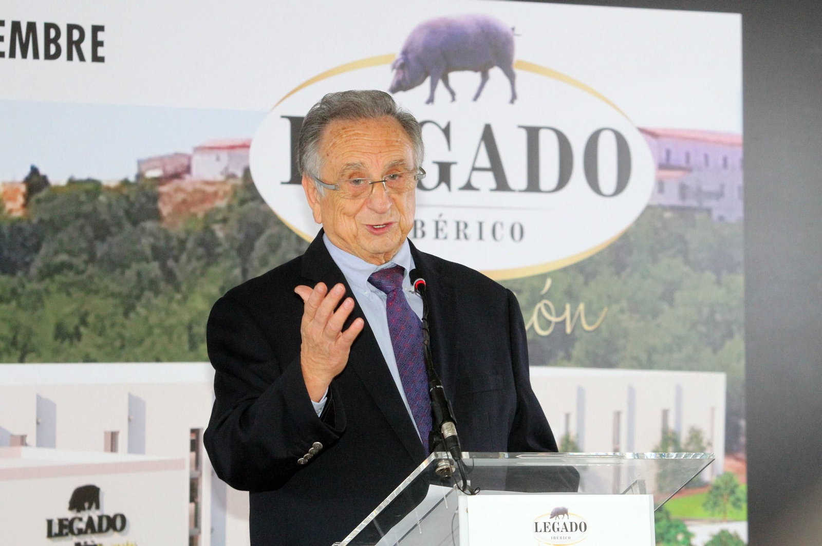 Imágenes de la colocación de la primera piedra de la planta de ElPozo en Jabugo.